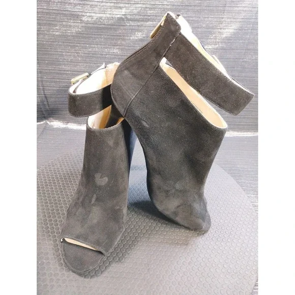 ADRIENNE VITTADINI SIZE 9.5 AV-GAIL BLACK BACK ZIP T-STRAP SEUDE PUMP - Picture 12 of 12